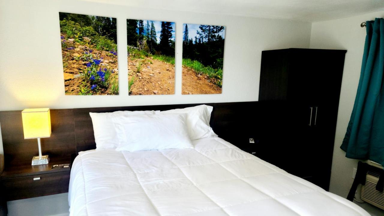 Snowy Mountain Inn Saratoga Екстериор снимка
